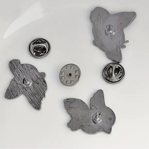 “Disney” Blue Bird Enamel Fashion Pins - Picture 3 of 3